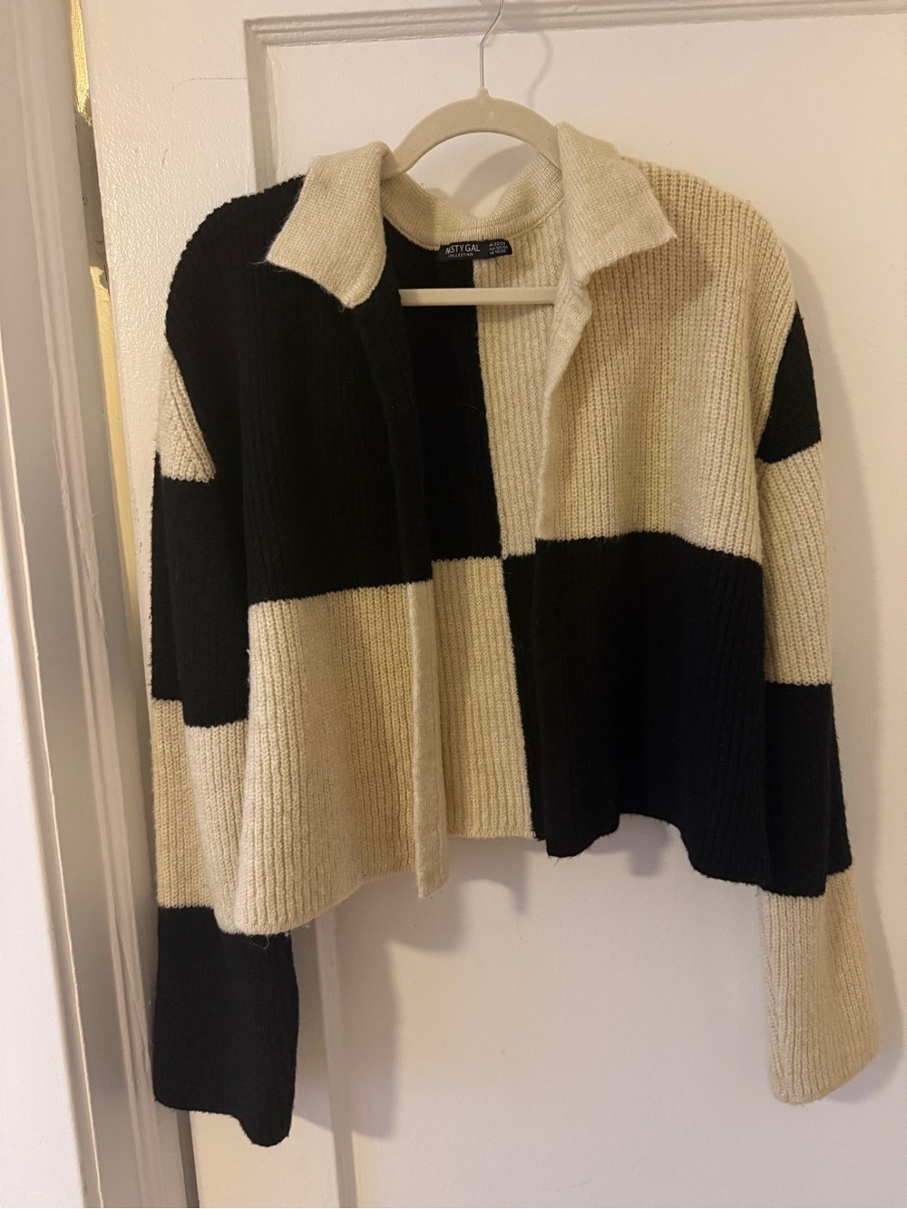 Nasty Gal - Cropped, Collared, Checkered Cardigan 22/24